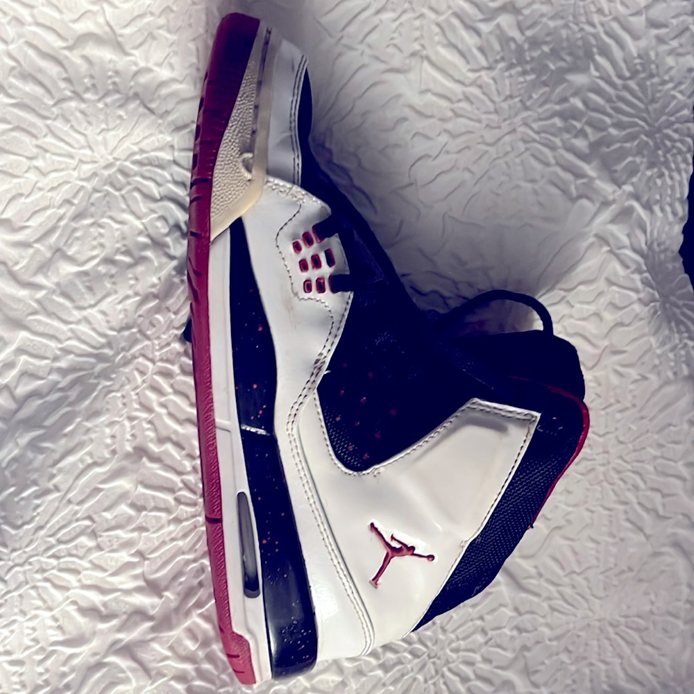 Jordans Y6